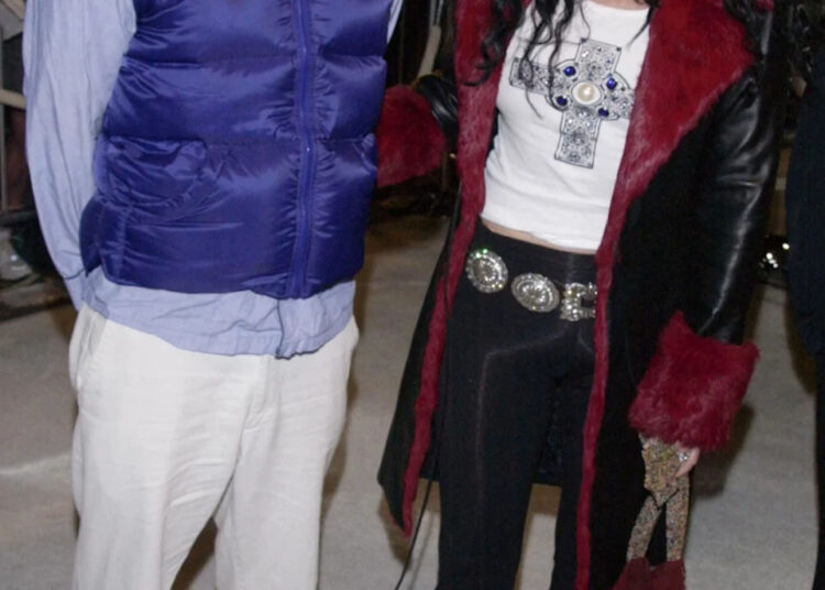 <span class="wp-caption-text">©2004 RAMEY PHOTO</span>