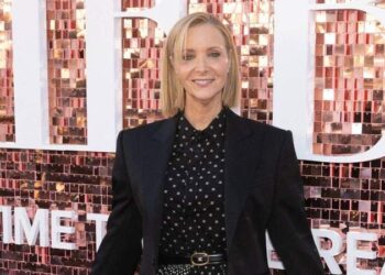 Lisa Kudrow has revealed she was known as the 'sixth friend.'MEGA