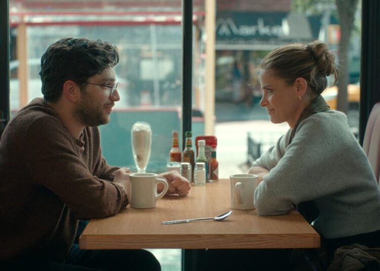 'Fantasy Life' review: Amanda Peet, back on the big screen, is better than ever