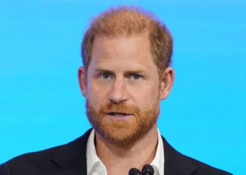 'Foolish' Prince Harry accused of 'pulling focus' from King - Celebrity News - Entertainment