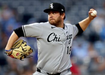 Fourteen games later, the curse is gone: White Sox beat Royals 2-0