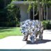 Frank Gehry, Bear with Us, 2014, 316L stainless steel