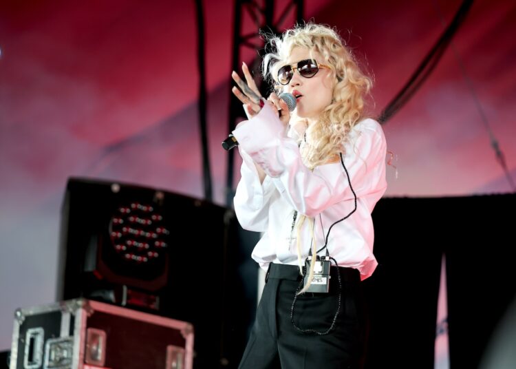 Grimes Teases New Album 'Psy Opera'