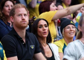 Harry and Meghan skewered by Australians on arrival | Royal | News