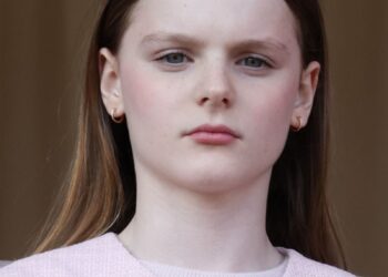 At just ten years old, Princess Gabriella’s jewelry is deliberately understated, appropriate for her age.