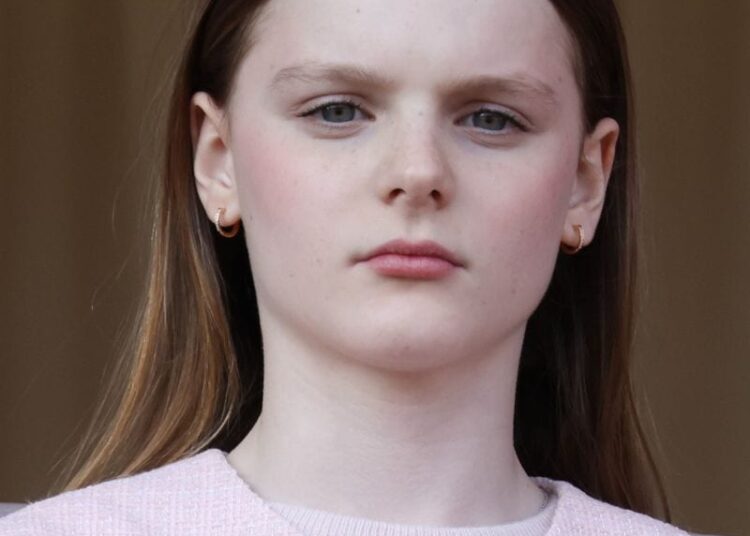 At just ten years old, Princess Gabriella’s jewelry is deliberately understated, appropriate for her age.