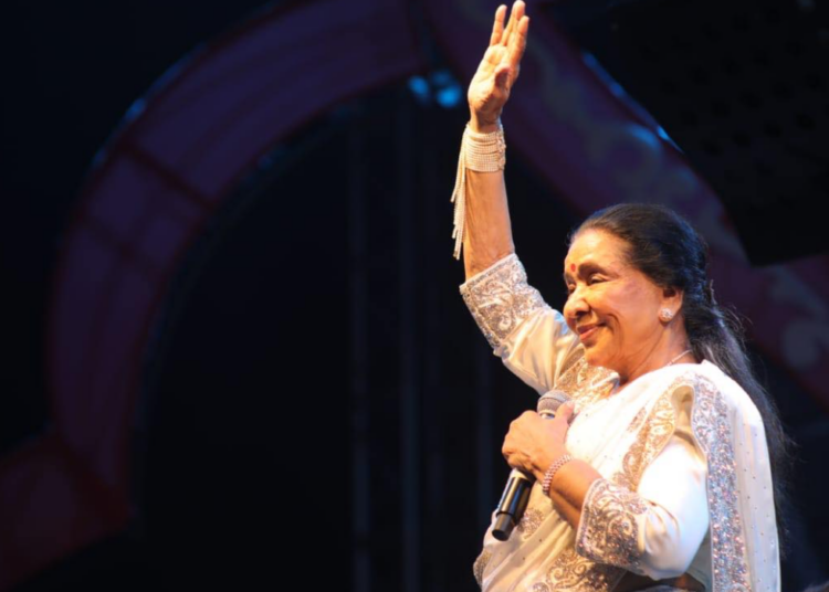 Her voice will live forever’: SRK, Akshay lead tributes to Asha Bhosle