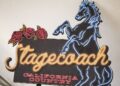 Hollywood star rocks out to Stagecoach set as crowd has realization - Celebrity News - Entertainment