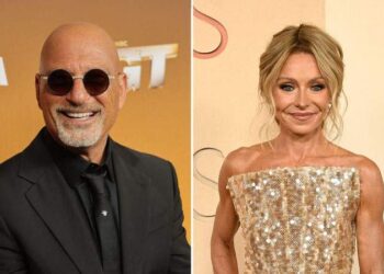 Howie Mandel reacted awkwardly after Kelly Ripa praised his appearance on air.MEGA