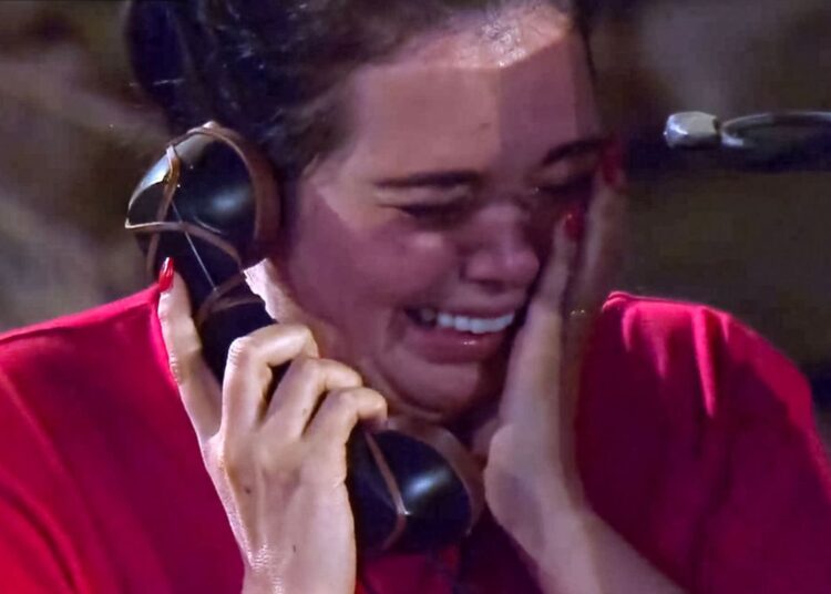 Scarlett was left in floods of tears