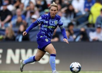 Injury Update | Veteran midfielder Jess Fishlock leaves Seattle Reign’s match against Utah Royals on a stretcher