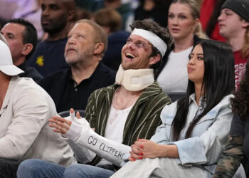 INGLEWOOD, CALIFORNIA - MARCH 09: Jack Quaid reacts during a game between the LA Clippers and the Sacramento Kings at Intuit Dome on March 09, 2025 in Inglewood, California.