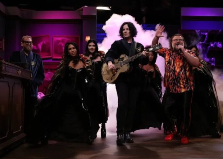 Jack White rocks SNL with two new songs