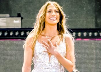 Jennifer Lopez Reflects on Her Surprise Coachella Debut During David Guetta's Set