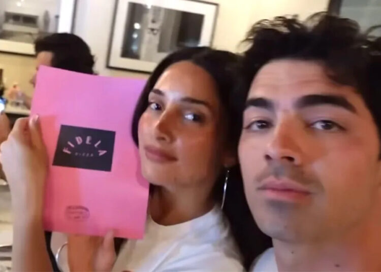 Tatiana Gabriela and Joe Jonas dine out in Puerto Rico in AprilCredit: Jonas Brothers/Youtube
