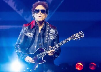 Journey's Stagecoach performance canceled due to emergency evacuation - Celebrity News - Entertainment