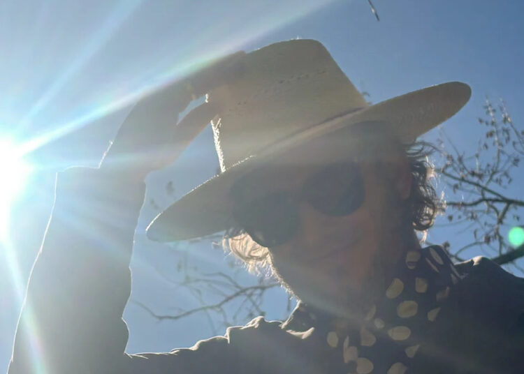 Justin Vernon confirmed that in lieu of a typical Bon Iver performance at his Eaux Claires festival he will lead a one-time-only "Bon Dylan" performance covering Bob Dylan songs and personifying the legendary songwriter circa 1994.