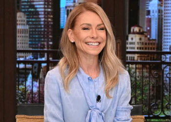 Kelly Ripe on 'Live with Kelly and Mark'Credit: DISNEY/Lorenzo Bevilaqua