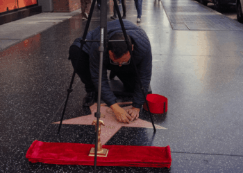 Hollywood red carpet interviews are becoming unprofitable even for major entertainment news outlets