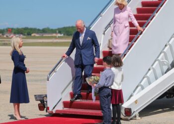 Live updates: King Charles III and Queen Camilla arrive in Washington for US visit