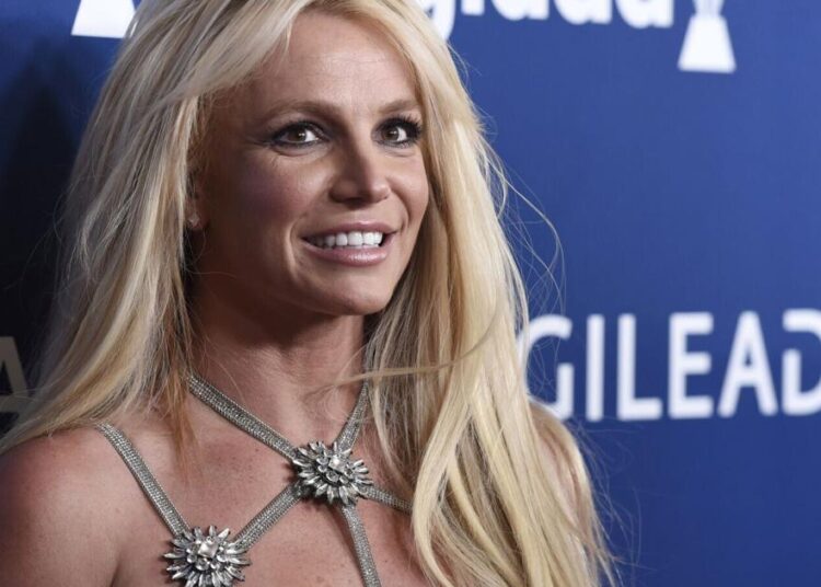 Louisiana pop star Britney Spears checks herself into rehab | Entertainment/Life