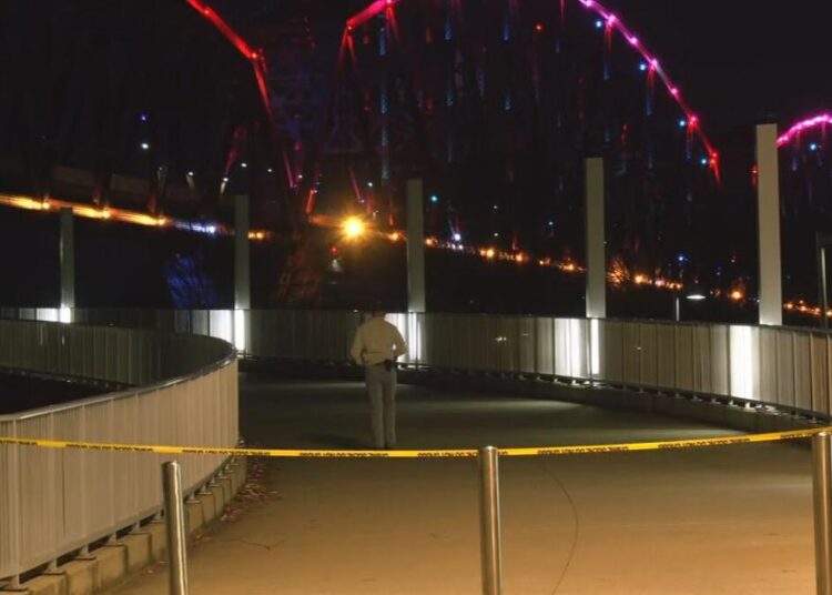 Louisville police to deploy officers in busy public areas, entertainment districts this summer | Crime Reports