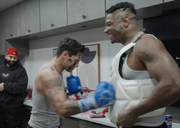 Ryan Garcia punching Blueface.