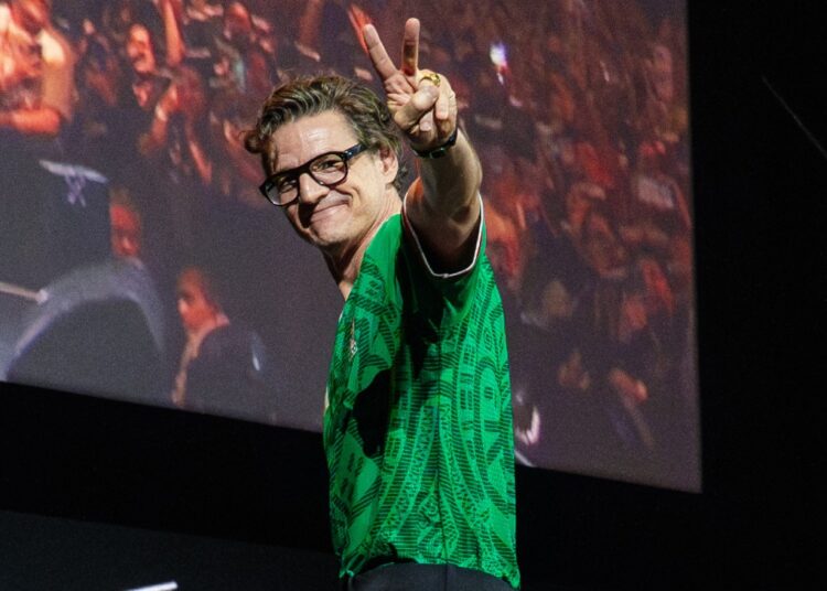 Pedro Pascal attends the 'Star Wars: Mandalorian and Grogu' panel at CCXP Mexico