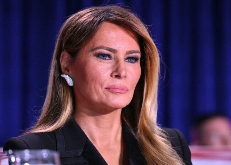 Melania suffers awkward outfit clash with Queen in 'stupid' hat - Celebrity News - Entertainment