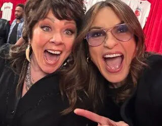 Melissa McCarthy with Mariska Hargitay on the set of 'SVU'Credit: therealmariskahargitay/Instagram