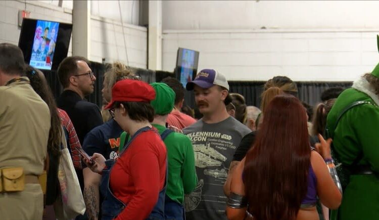 Missouri Comic-Con underway, thousands flock to Springfield