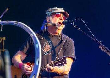 Neil Young - 2025 - Hyde Park - Raph Pour-Hashemi