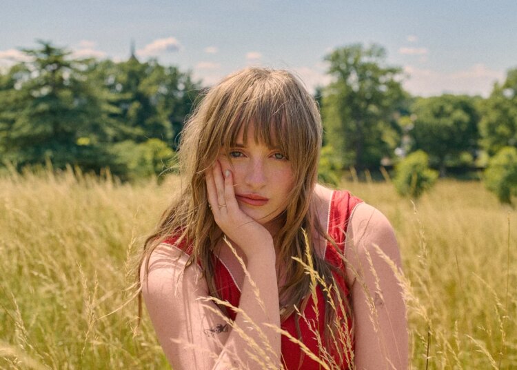 Nell Mescal shares "Kissing the Ground", first new music of 2026