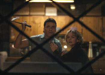 Oscar Isaac and Carey Mulligan play a married couple whose fight entangles them with another pair of lovers in the second season of Netflix's "Beef."