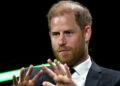 Prince Harry left Palace aides speechless with 'desperate' move | Royal | News