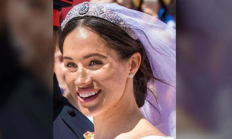 Queen Mary’s Diamond Bandeau Tiara, which was crafted from diamonds and platinum in 1932, was bequeathed to Queen Elizabeth II in 1953. By: MEGA