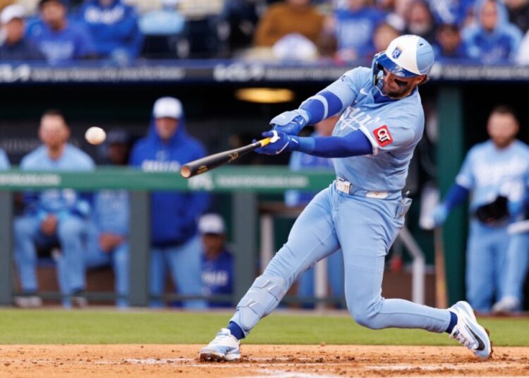 Royals' big inning earns doubleheader split vs. Brewers - Field Level Media - Professional sports content solutions