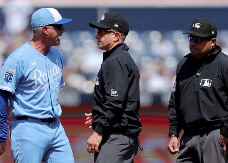Royals manager Matt Quatraro ejected for arguing