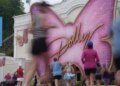 Run Dollywood sends thousands racing past roller coasters