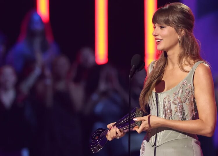 Taylor Swift moves to protect voice and image from future AI misuse