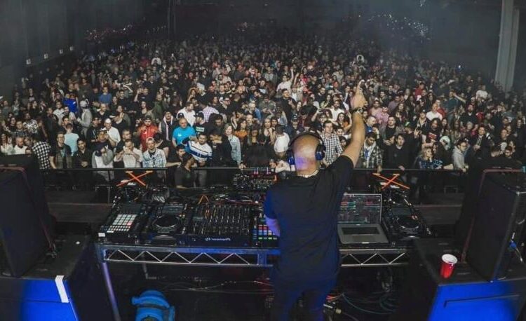 The History of House Music in Chicago: Full Story