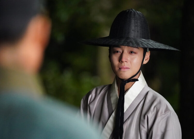Actor Park Ji-hoon as King Danjong in ″The King's Warden″ [SHOWBOX]