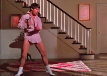 Tom-Cruise-in-Risky-Business