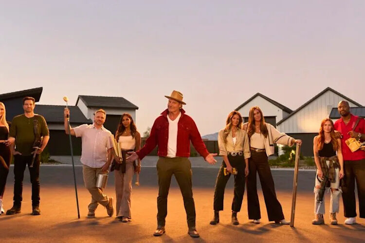Rock the Block S7 Group 2 (L to R_ Brooke Hogan, Scott McGillivray, Drew Lachey, Taniya Nayak, Ty Pennington, Chelsea Meissner, Kim Wolfe, Mina Starsiak Hawk, Vernon Davis)