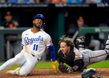 Victory! Royals break losing streak on walk-off wild pitch, win 6-5 over Orioles