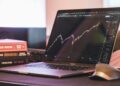 7 Hot Growth Stocks to Invest in Right Now