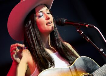 Watch Kacey Musgraves Perform New Songs at Coachella