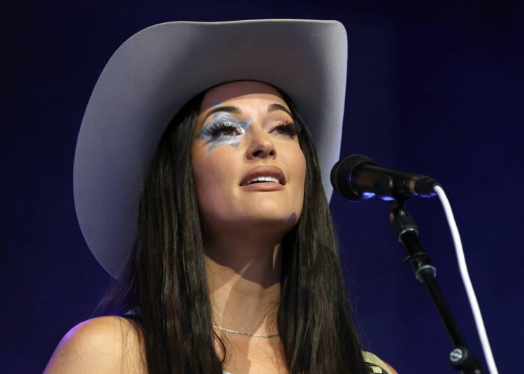 Watch Kacey Musgraves debut new songs from upcoming album 'Middle Of Nowhere' during surprise Coachella set