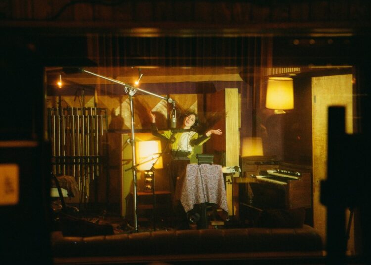 Weyes Blood New Album Preview: Interview in the Studio