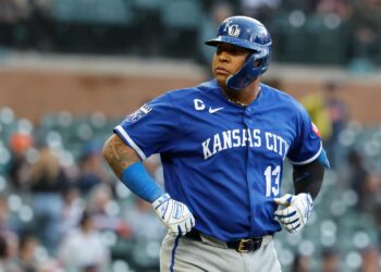 What Can Royals Fans Take Away from the Salvador Perez Drama? - Royals